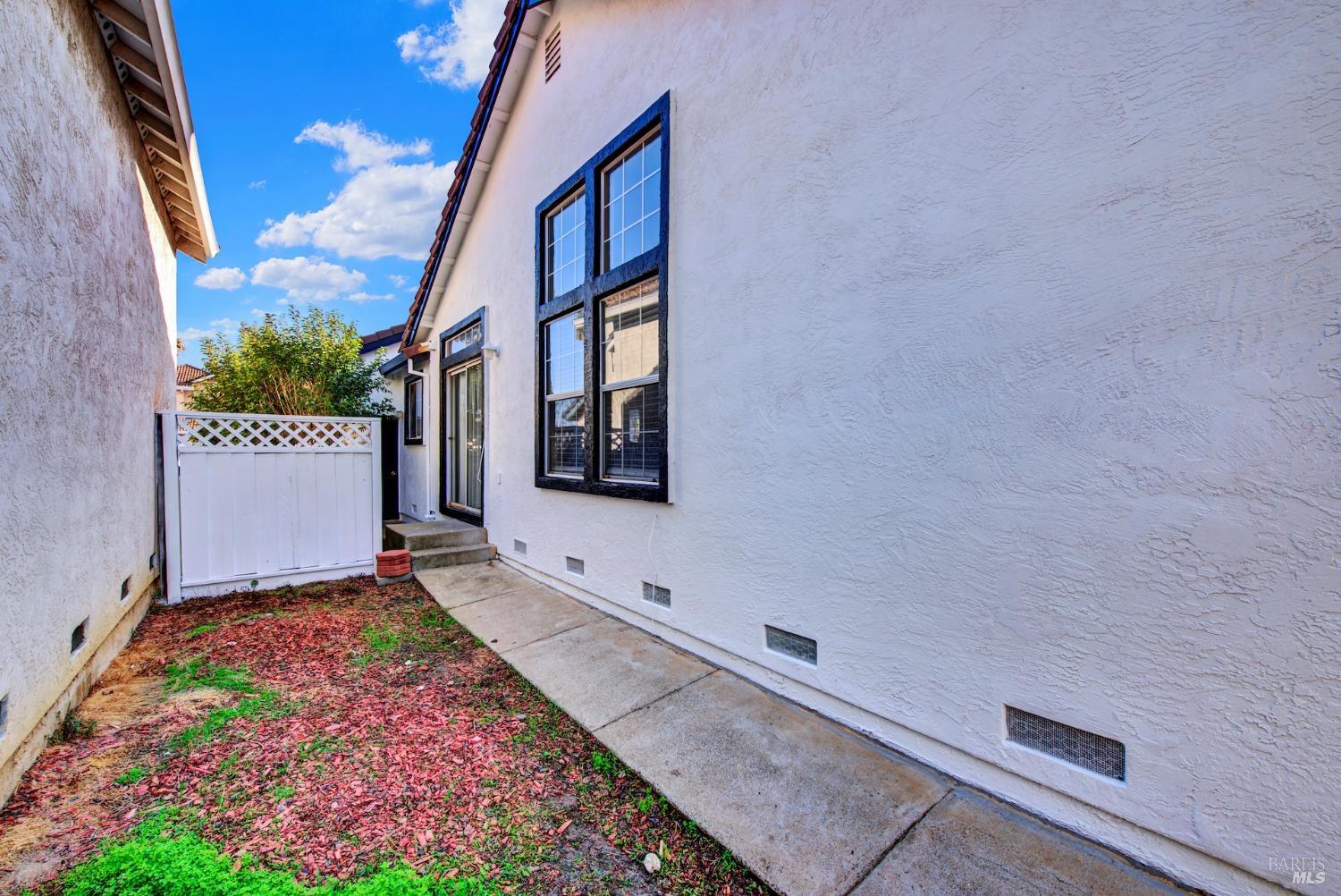 Detail Gallery Image 39 of 41 For 417 Kinsmill Ct, Suisun City,  CA 94585 - 3 Beds | 2 Baths