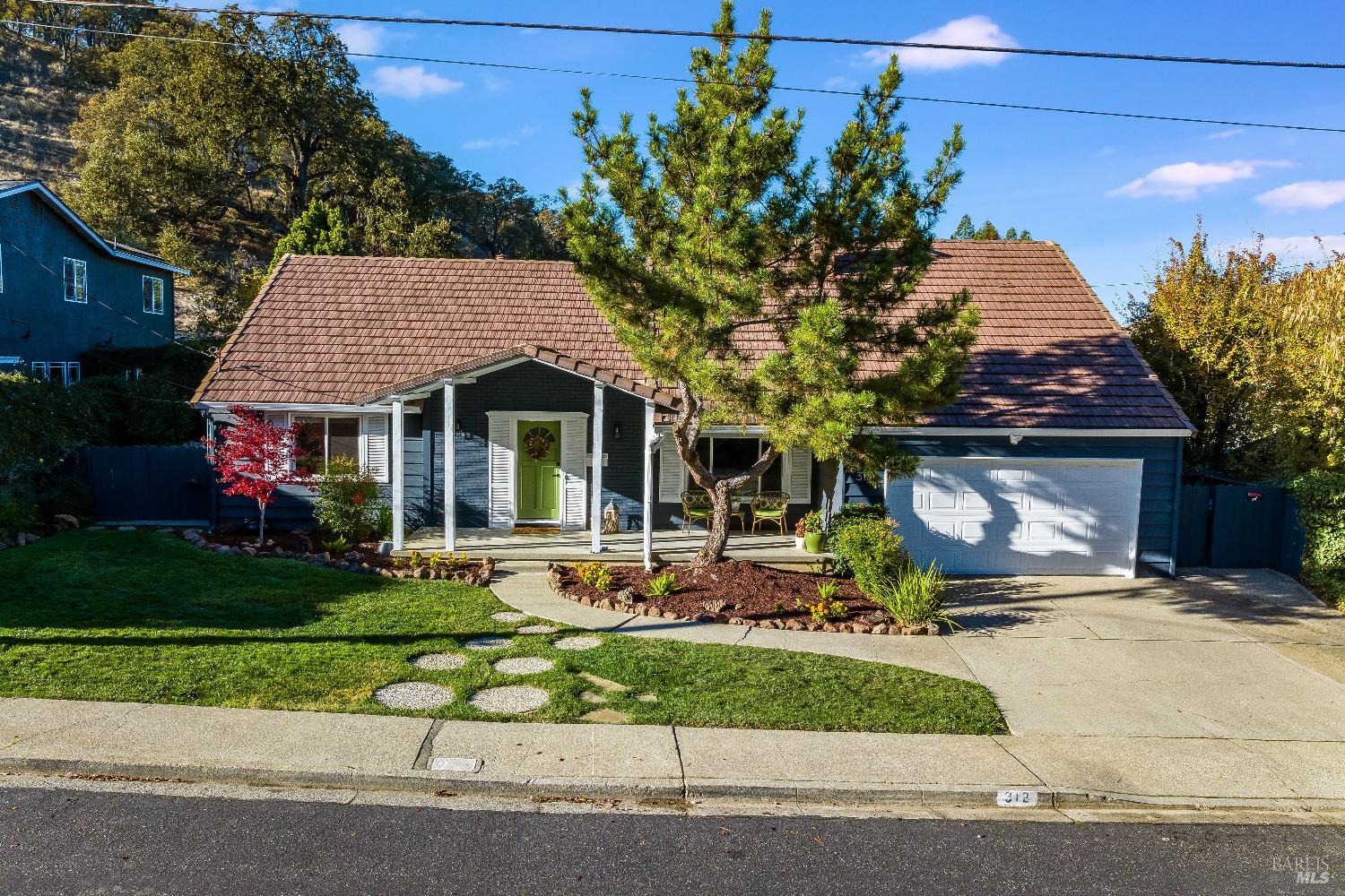 Photo of 312 Lindsey Dr in Martinez, CA
