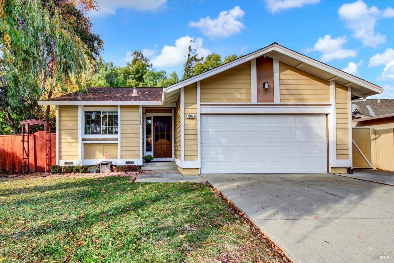 Photo of 4906 Ridgecrest Ct in Fairfield, CA