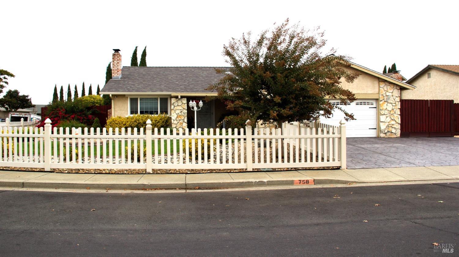 Photo of 758 Sequoia Dr in Fairfield, CA