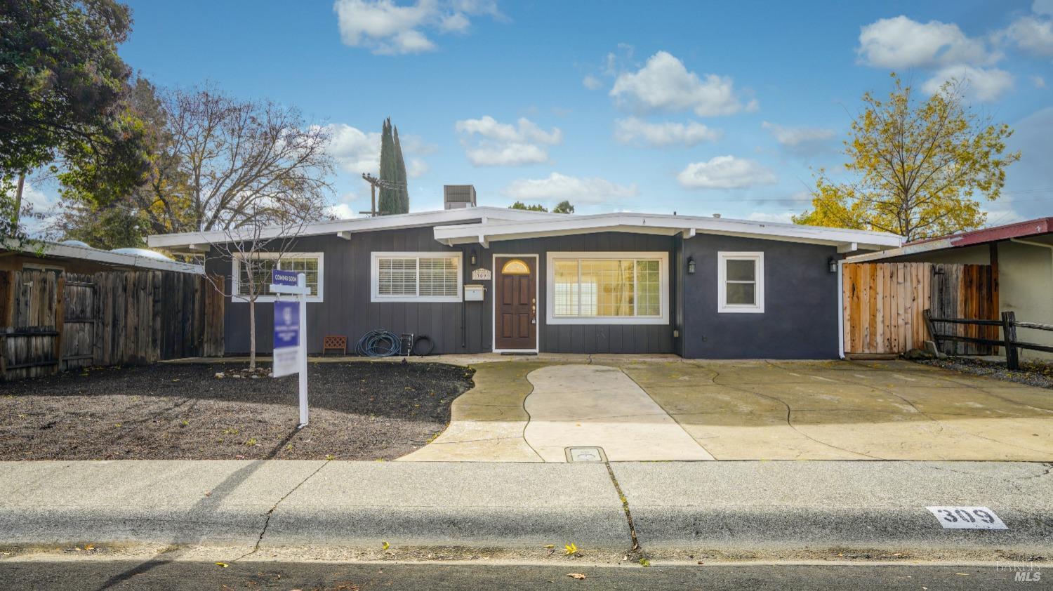Photo of 309 Hemlock St in Vacaville, CA