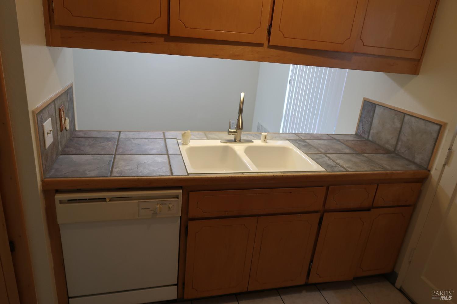 Villa Court, Fairfield, California image 3