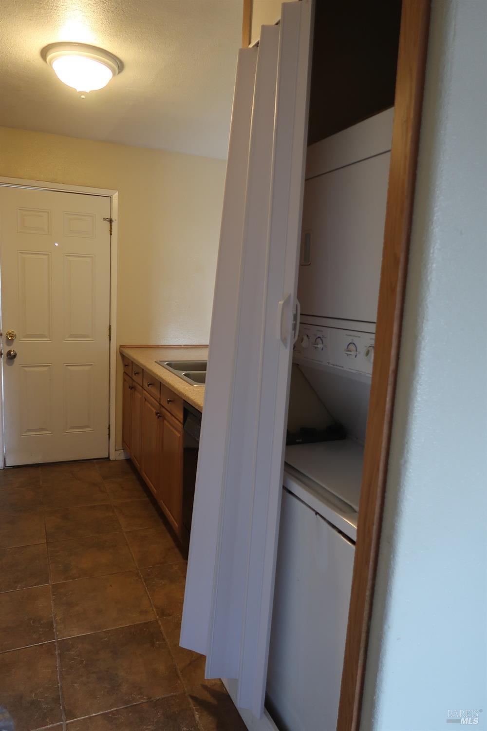 Villa Circle, Fairfield, California image 4