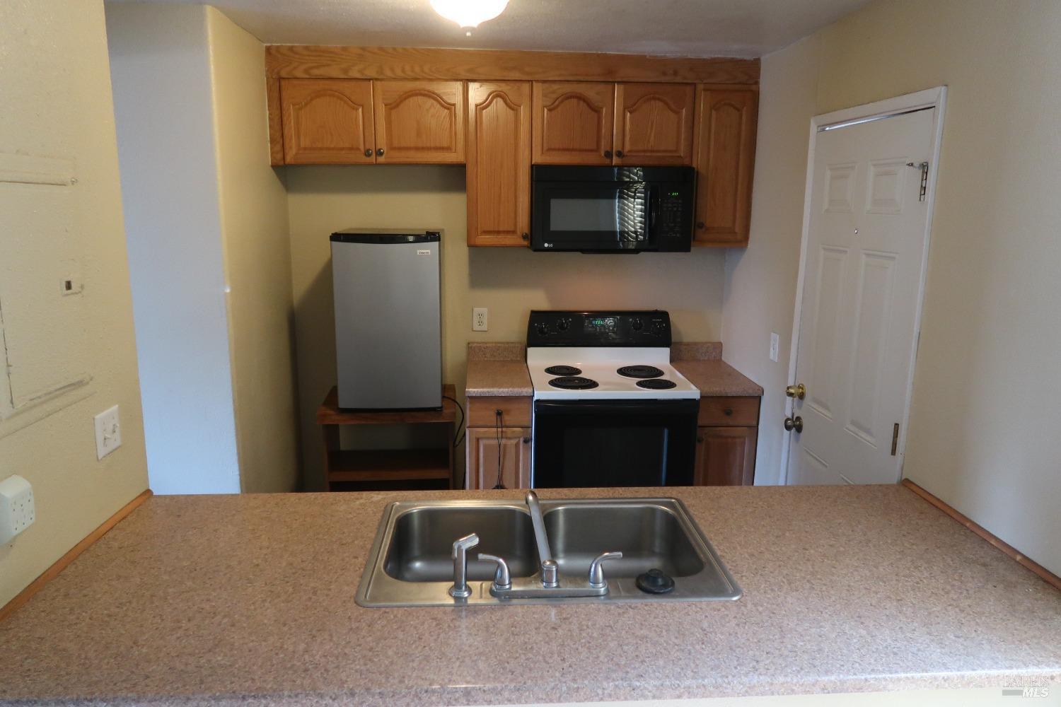 Villa Circle, Fairfield, California image 2