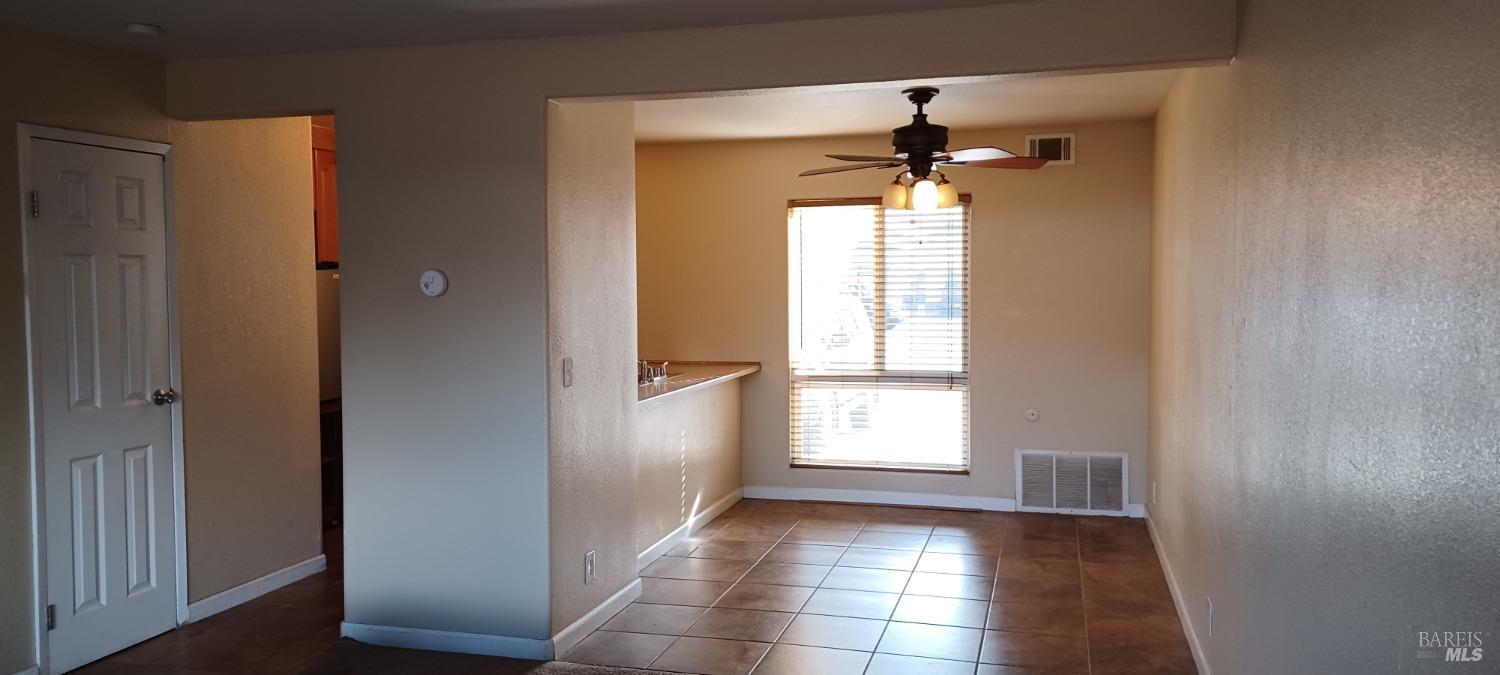 Photo of 65 Villa Cir in Fairfield, CA