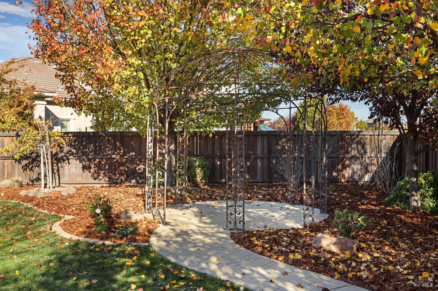 Eagles Nest Court, Vacaville, California image 9