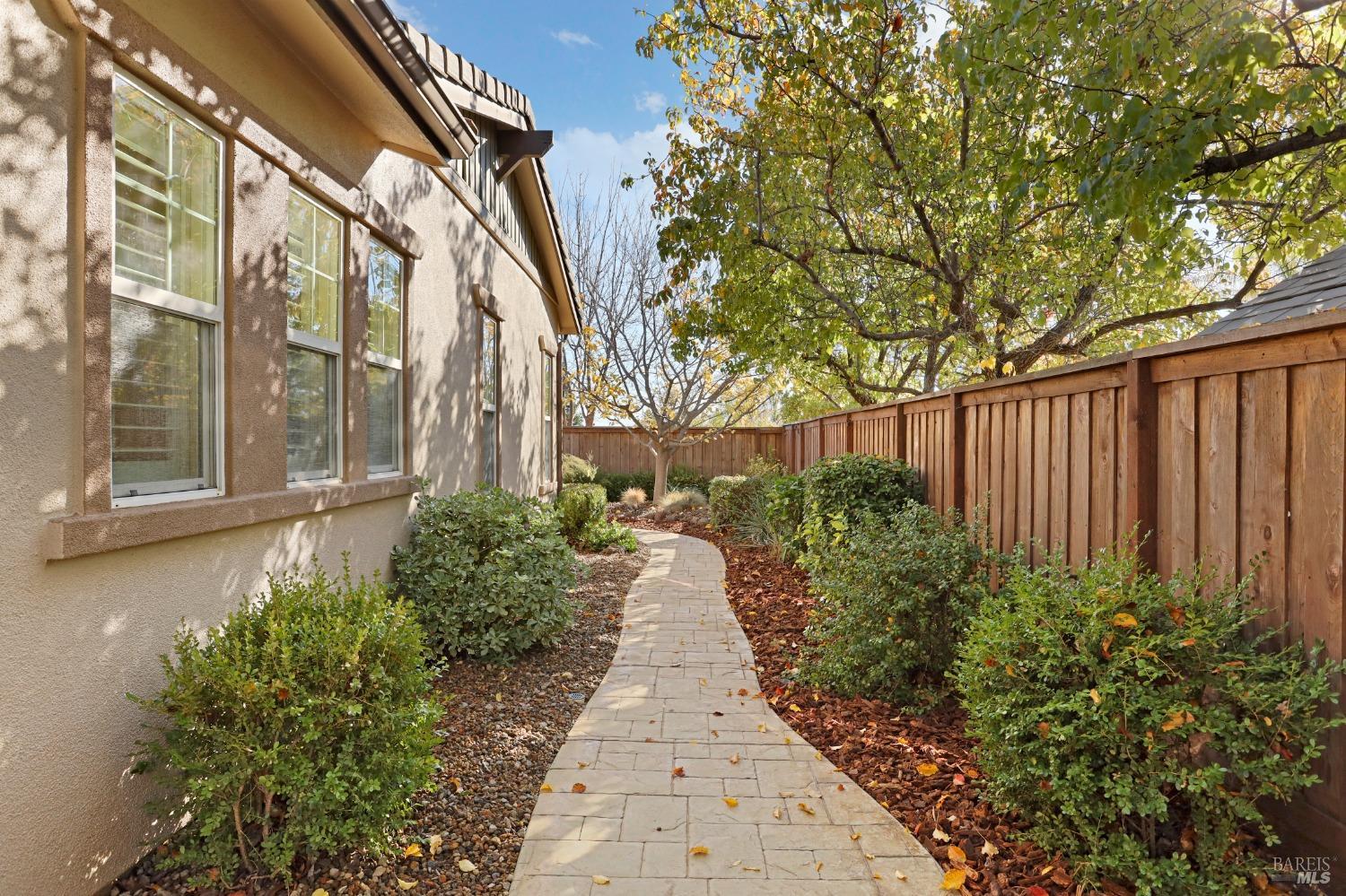Eagles Nest Court, Vacaville, California image 16