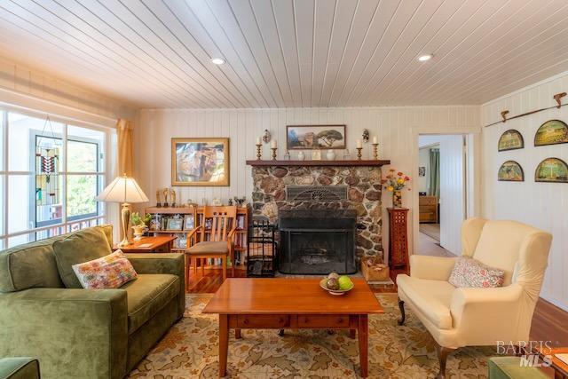 Detail Gallery Image 2 of 27 For 44561 Gordon Ln, Mendocino,  CA 95460 - 3 Beds | 2 Baths