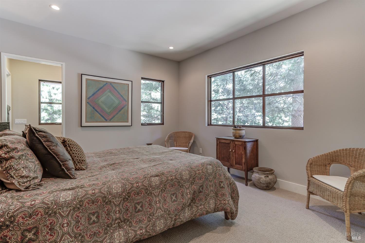 Detail Gallery Image 9 of 51 For 1808 Cold Creek Cir, Mount Shasta,  CA 96067 - 3 Beds | 2/1 Baths