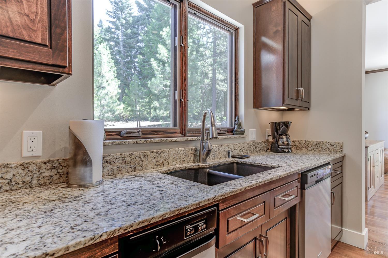 Detail Gallery Image 35 of 51 For 1808 Cold Creek Cir, Mount Shasta,  CA 96067 - 3 Beds | 2/1 Baths