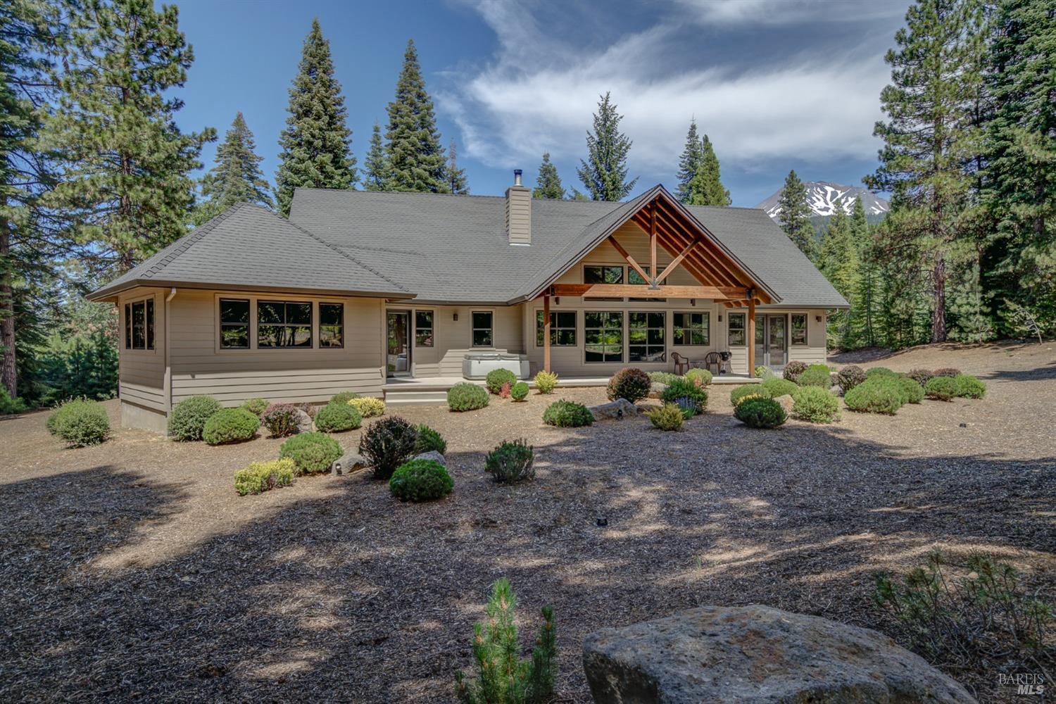 Detail Gallery Image 1 of 51 For 1808 Cold Creek Cir, Mount Shasta,  CA 96067 - 3 Beds | 2/1 Baths