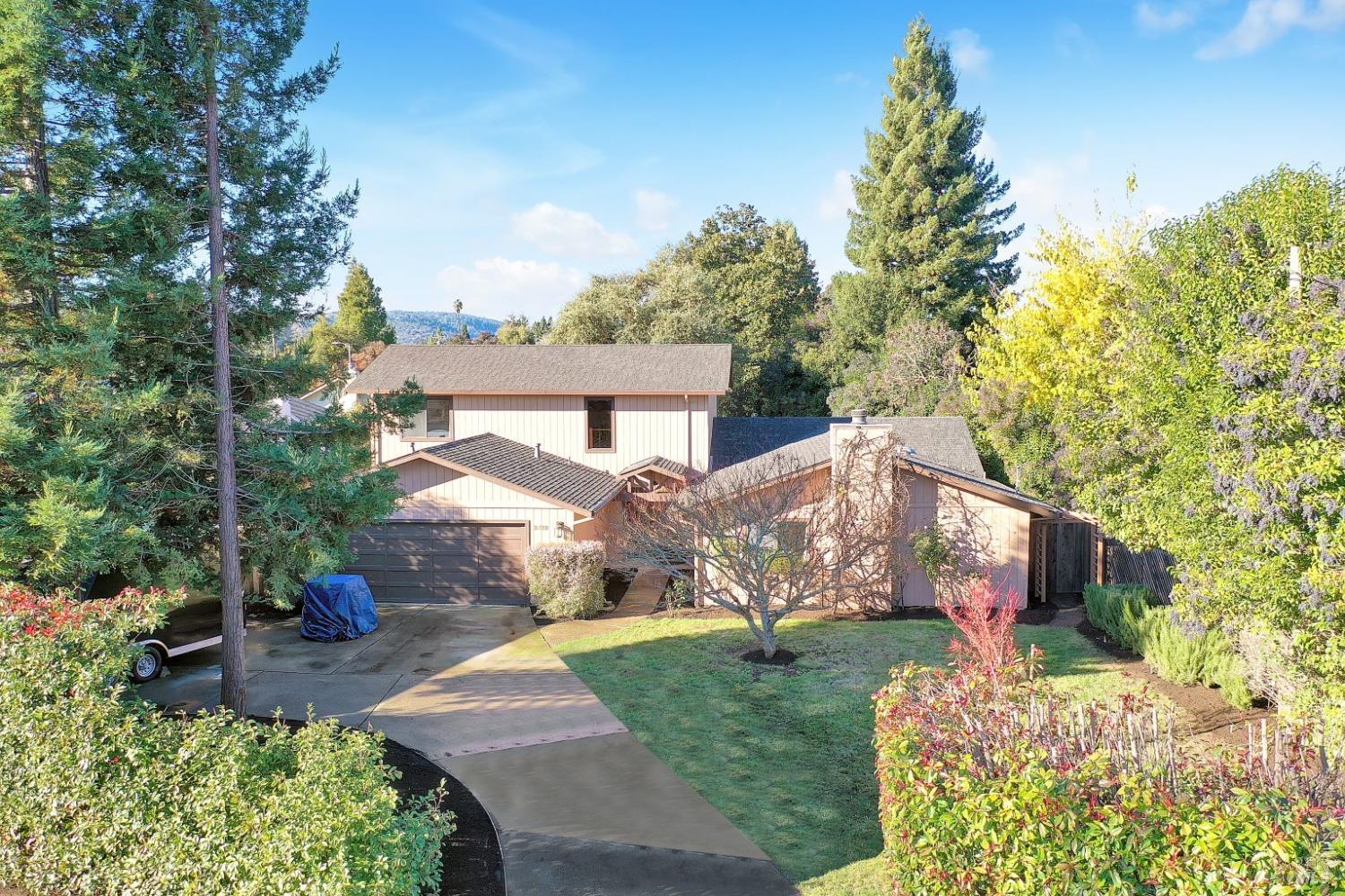 Photo of 2512 Redwood Rd in Napa, CA