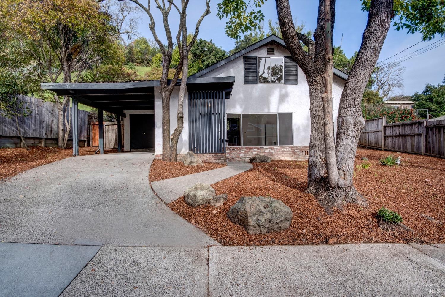 Detail Gallery Image 1 of 1 For 24 Rancho Dr, San Anselmo,  CA 94960 - 3 Beds | 1/1 Baths