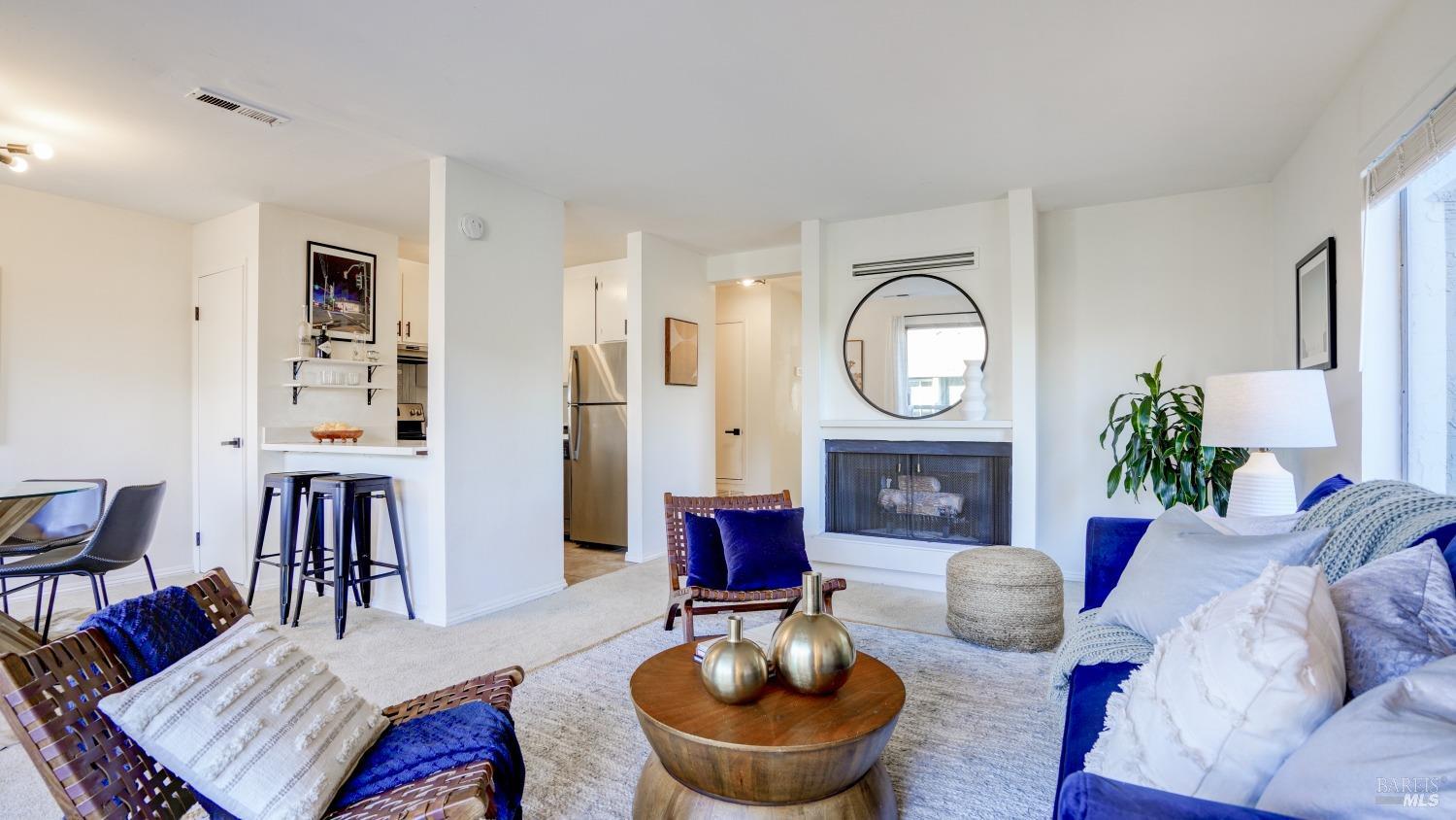 Detail Gallery Image 1 of 1 For 92 Anchorage Rd, Sausalito,  CA 94965 - 1 Beds | 1 Baths