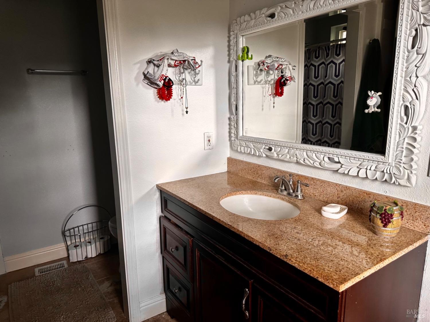 Detail Gallery Image 12 of 16 For 32 Boxelder Ct, Napa,  CA 94558 - 4 Beds | 2 Baths