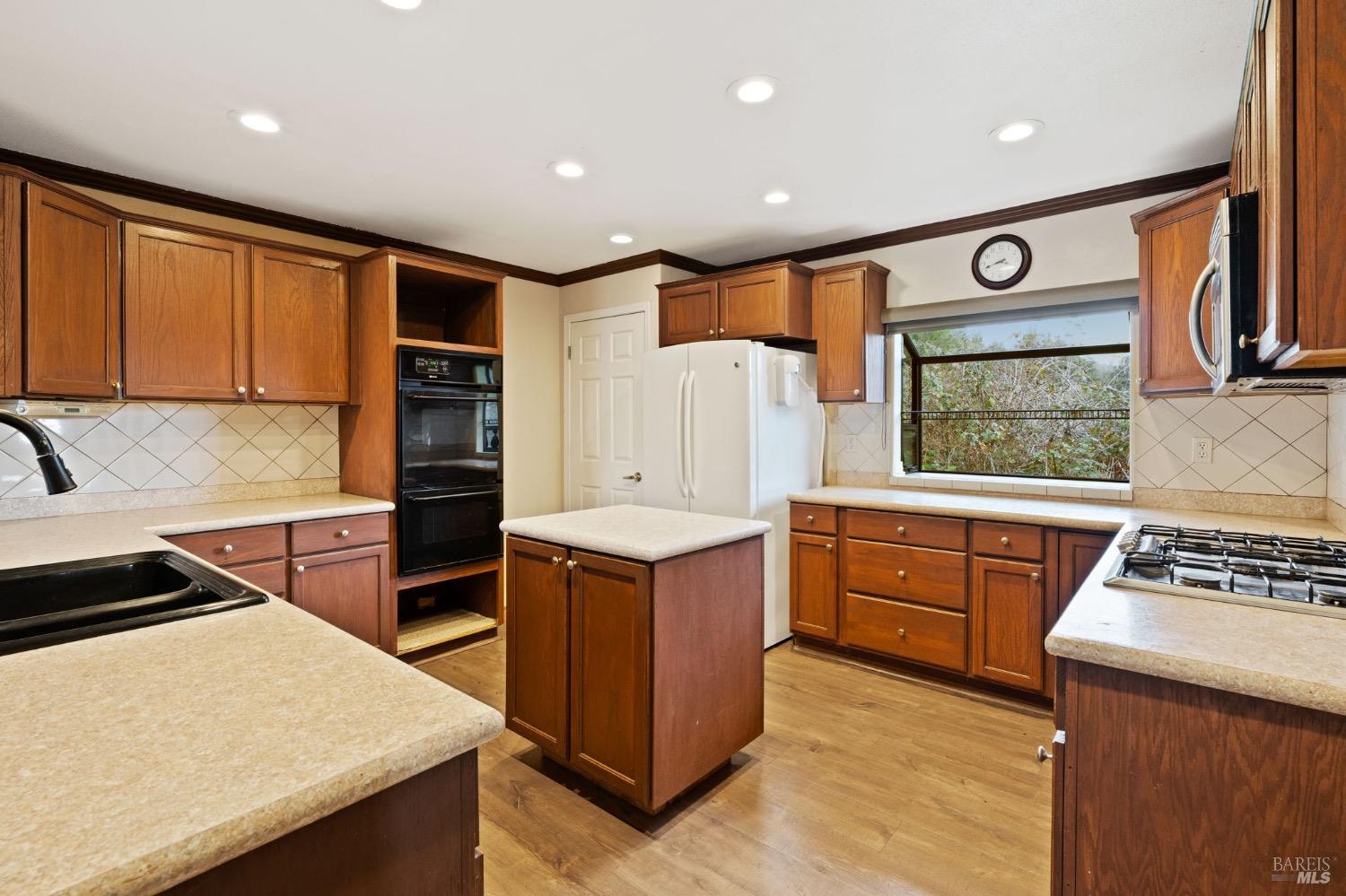 Detail Gallery Image 41 of 80 For 46975 Collins Landing Rd, Gualala,  CA 95445 - 7 Beds | 4 Baths