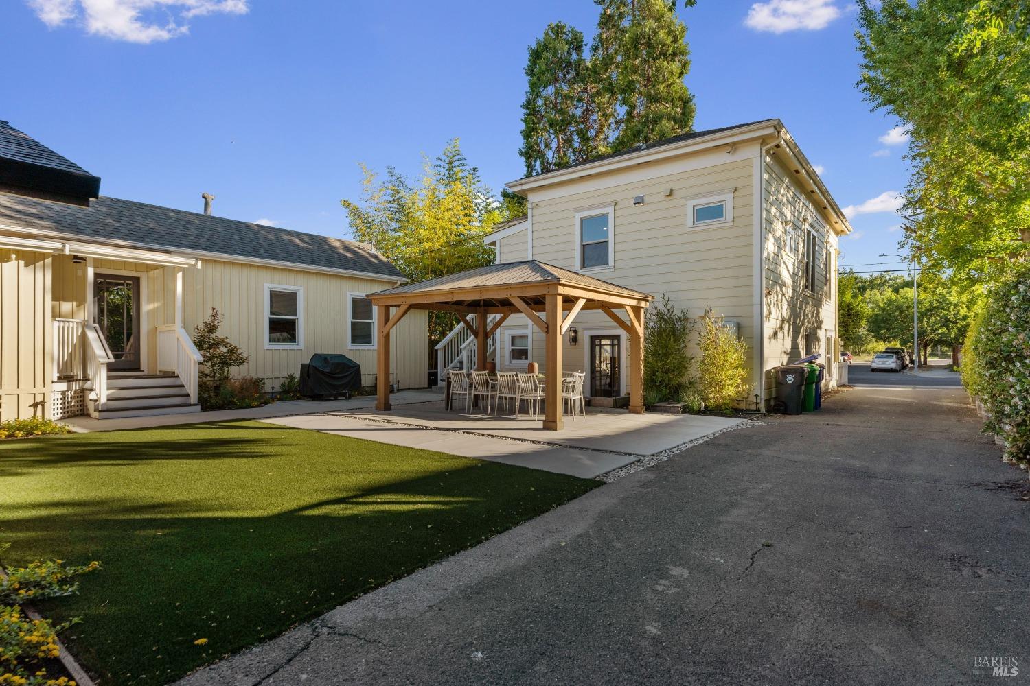 Photo of 1330 Brown St in Napa, CA