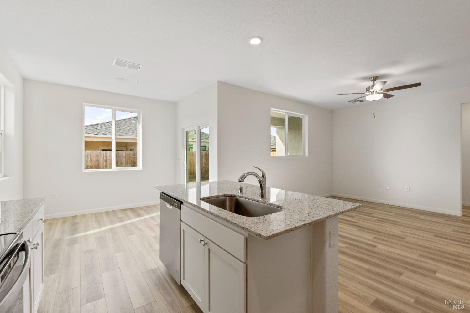 Detail Gallery Image 12 of 26 For 2231 Park Pl, Rio Vista,  CA 94571 - 2 Beds | 2 Baths