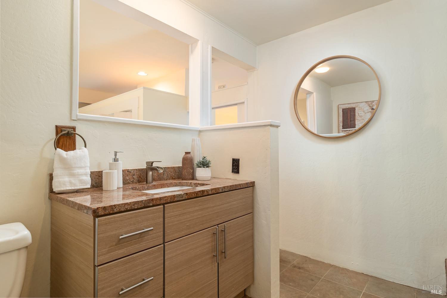 Detail Gallery Image 18 of 28 For 28 Mountain View Rd, Fairfax,  CA 94930 - 3 Beds | 2 Baths