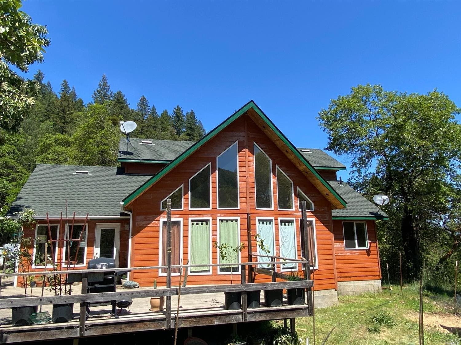 Photo of 8400 Simmerly Rd in Laytonville, CA