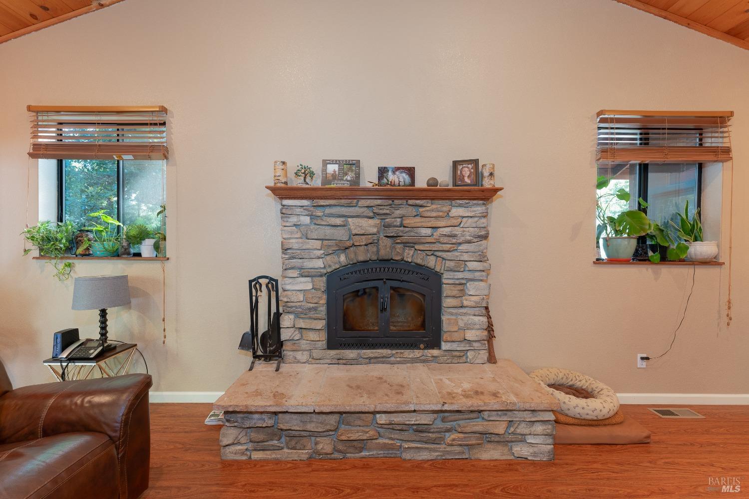 Detail Gallery Image 4 of 40 For 4116 Blackhawk Dr, Willits,  CA 95490 - 3 Beds | 2/2 Baths