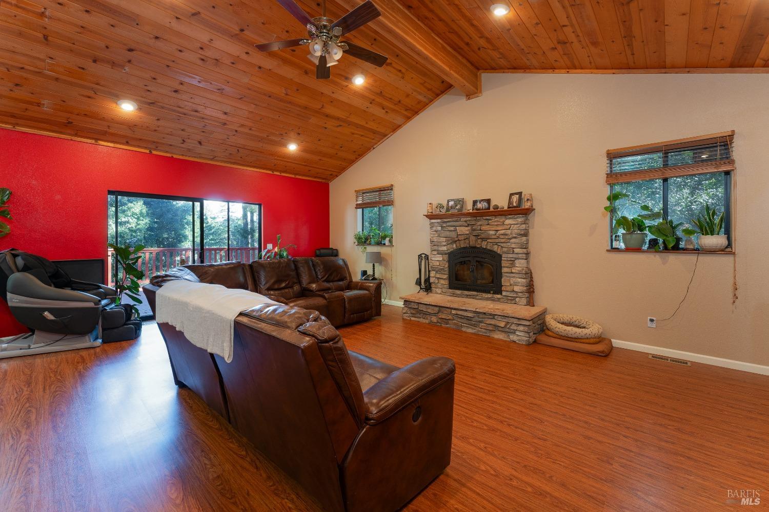 Detail Gallery Image 3 of 40 For 4116 Blackhawk Dr, Willits,  CA 95490 - 3 Beds | 2/2 Baths