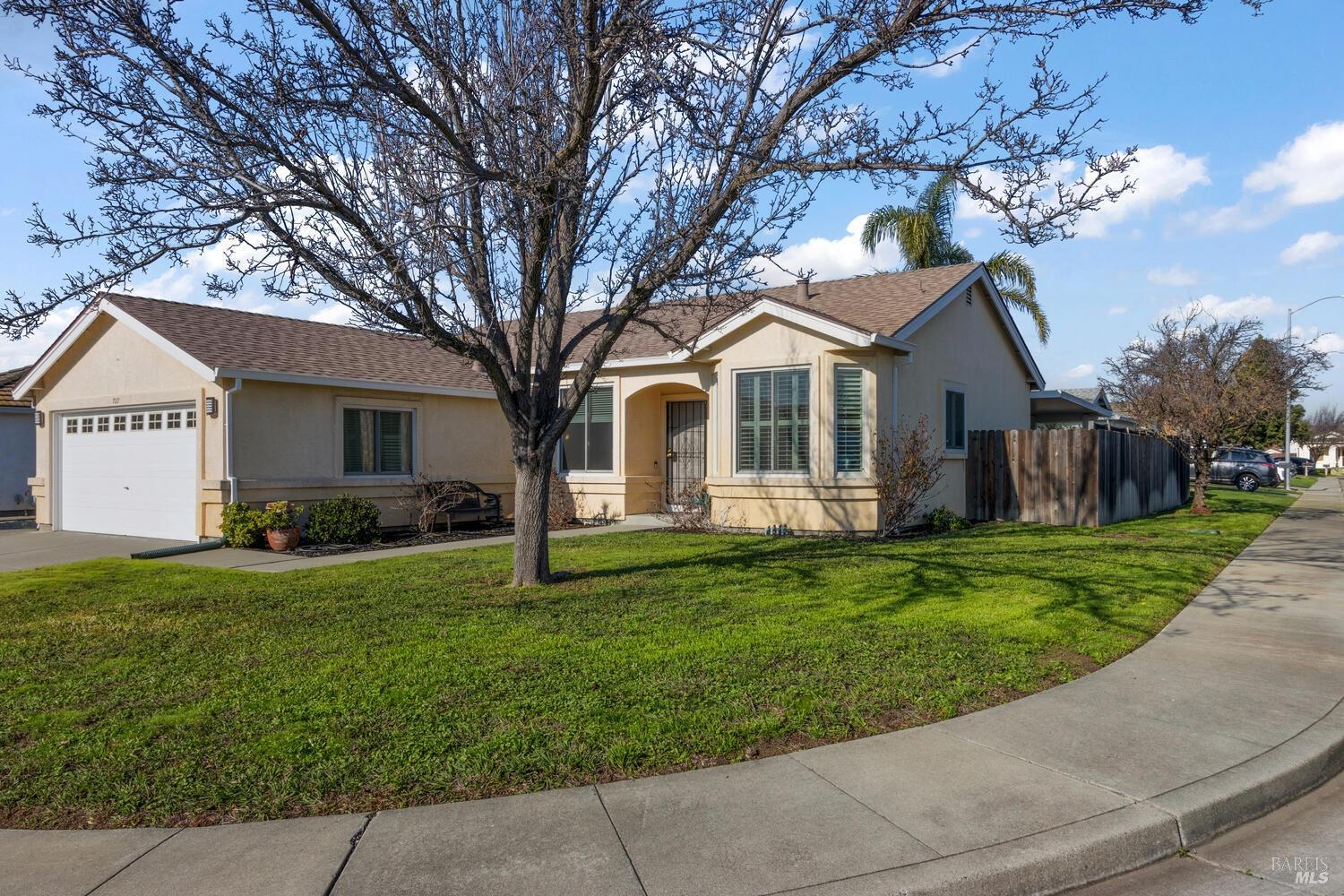 Detail Gallery Image 1 of 1 For 727 Palermo Dr, Suisun City,  CA 94585 - 3 Beds | 2 Baths