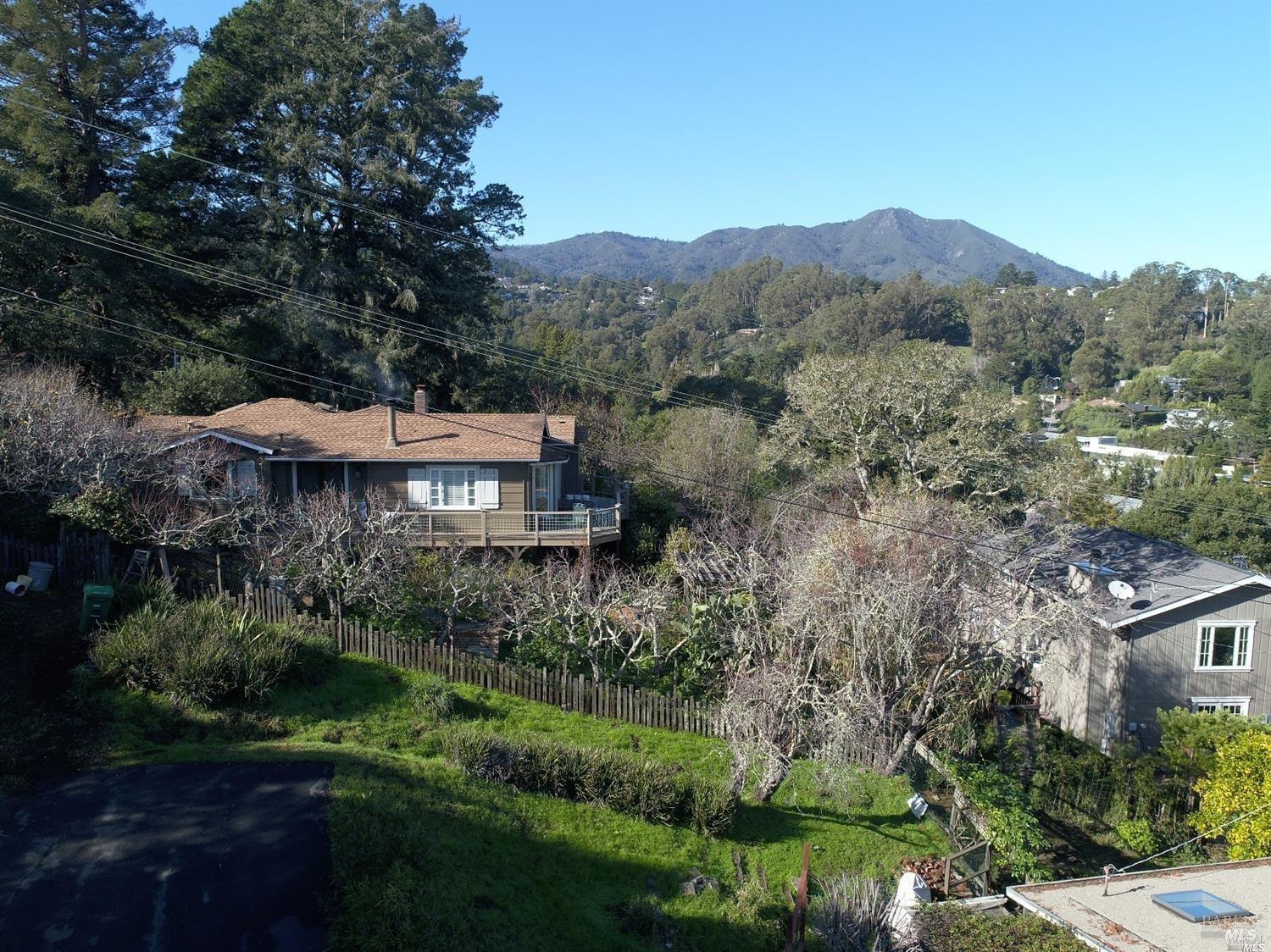 Photo of 235 Chapman Rd in Mill Valley, CA