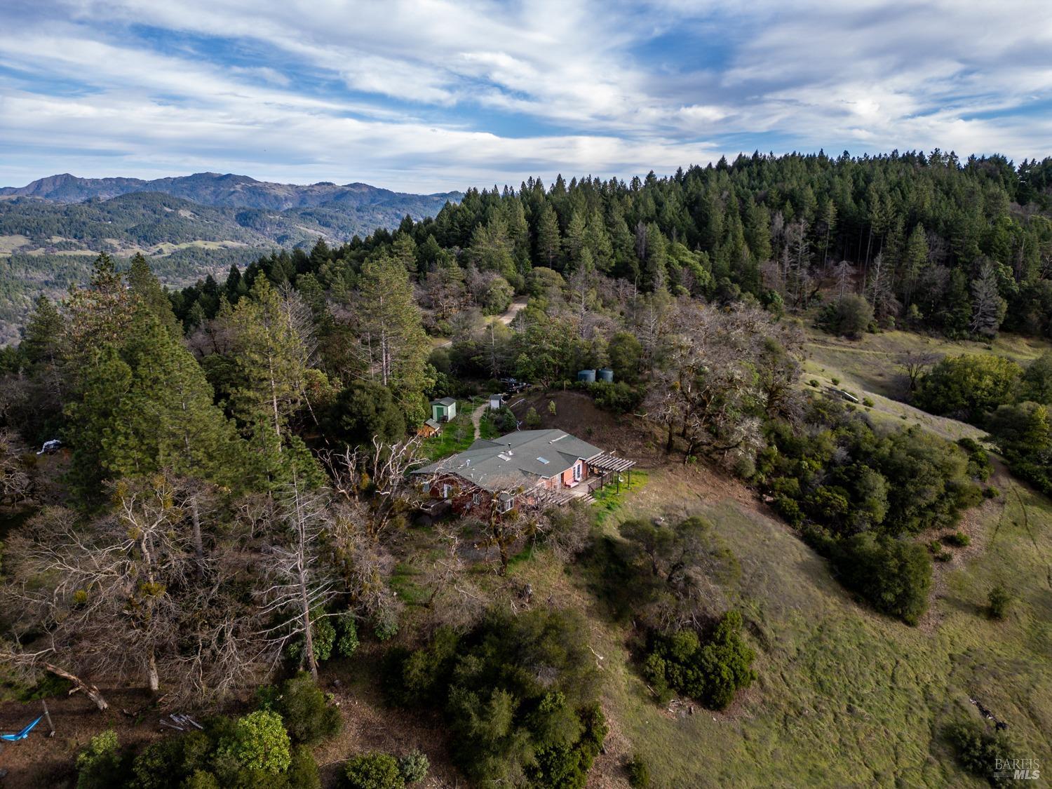 Detail Gallery Image 1 of 31 For 50410 Highway 101 Unkn, Laytonville,  CA 95454 - 3 Beds | 2 Baths