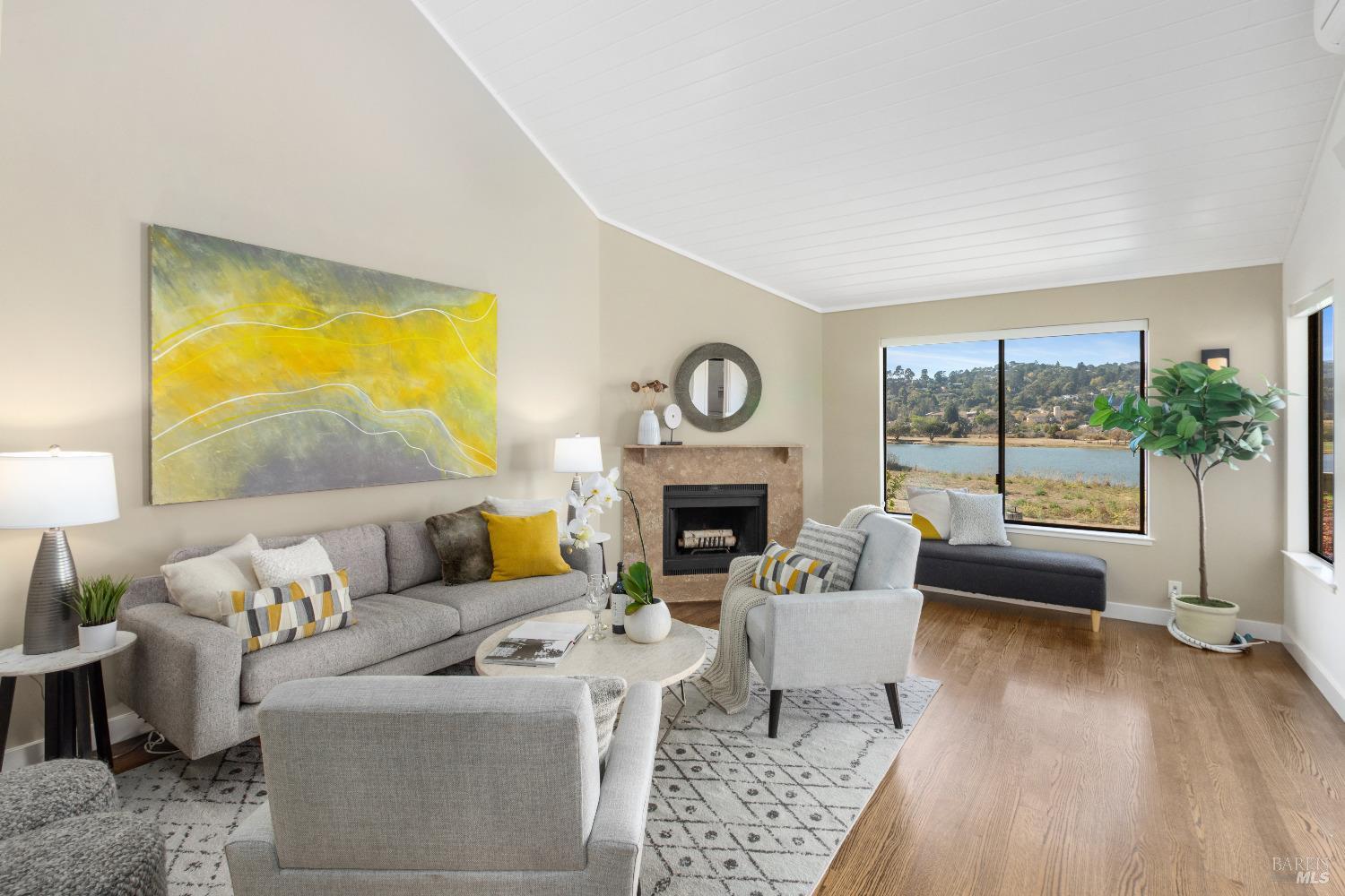 Detail Gallery Image 1 of 1 For 16 Eucalyptus Knoll St, Mill Valley,  CA 94941 - 2 Beds | 2/1 Baths