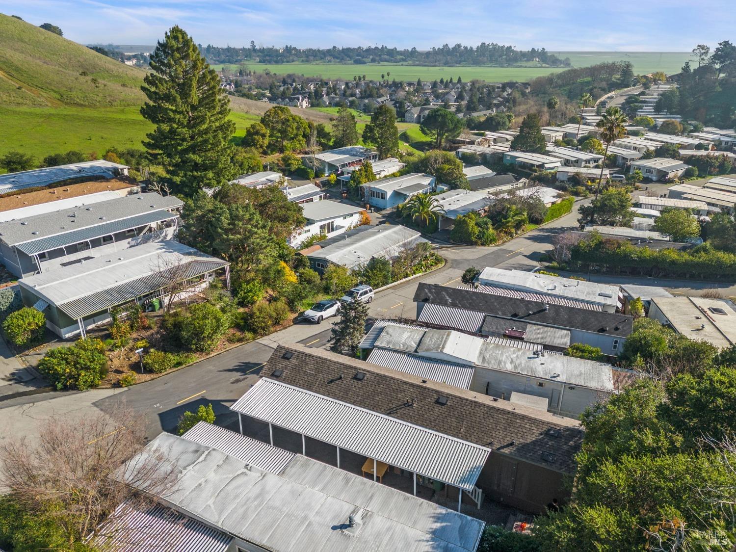 Detail Gallery Image 27 of 30 For 39 Scenic Dr, Novato,  CA 94949 - 2 Beds | 1 Baths