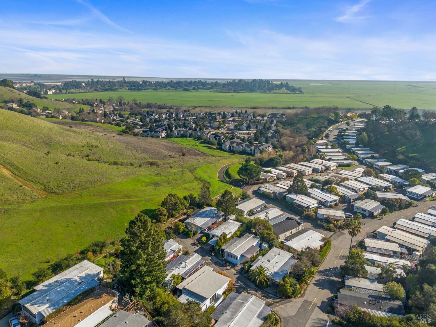 Detail Gallery Image 28 of 30 For 39 Scenic Dr, Novato,  CA 94949 - 2 Beds | 1 Baths