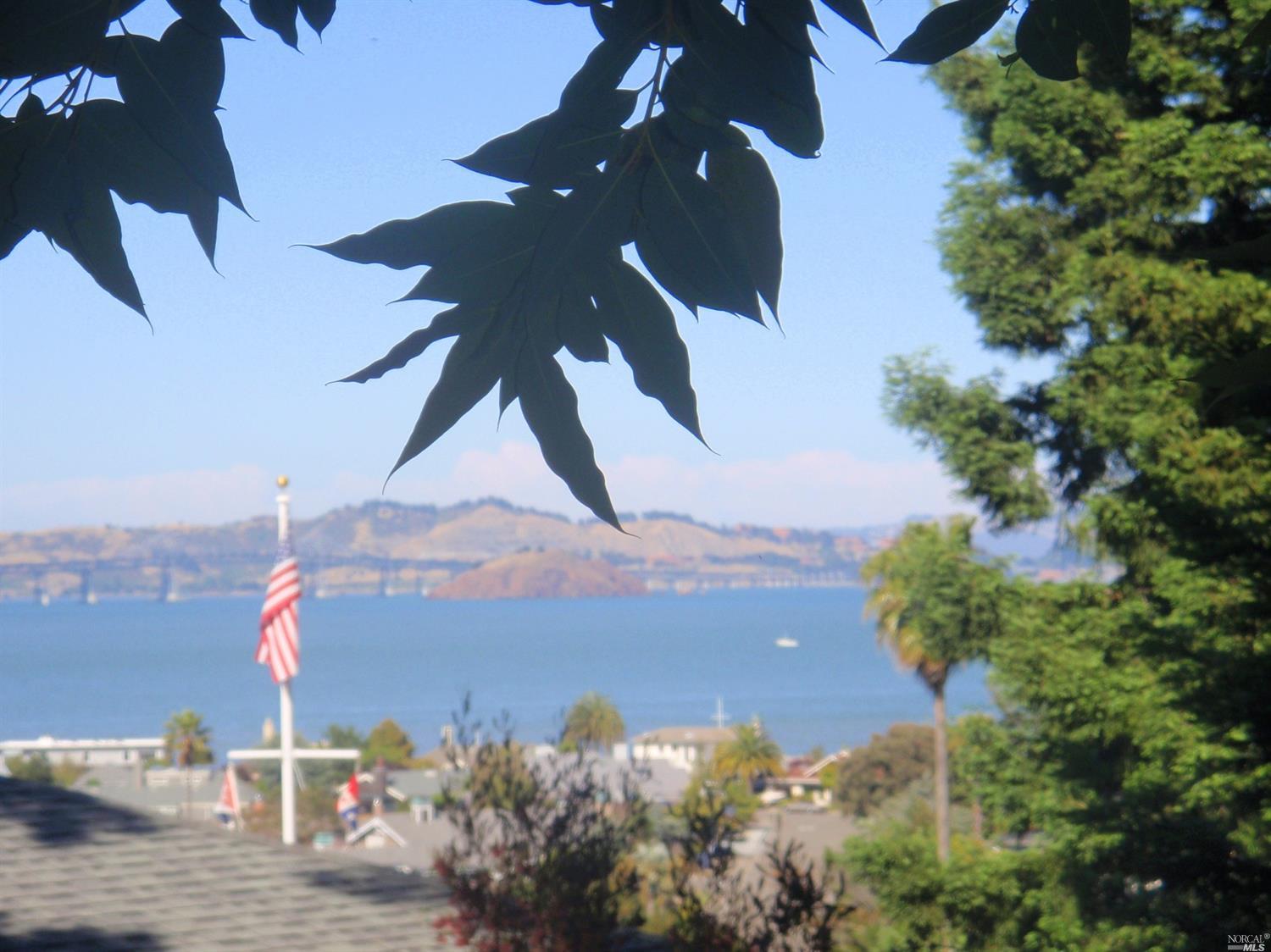 Detail Gallery Image 1 of 4 For 4664 Paradise Dr, Tiburon,  CA 94920 - – Beds | – Baths