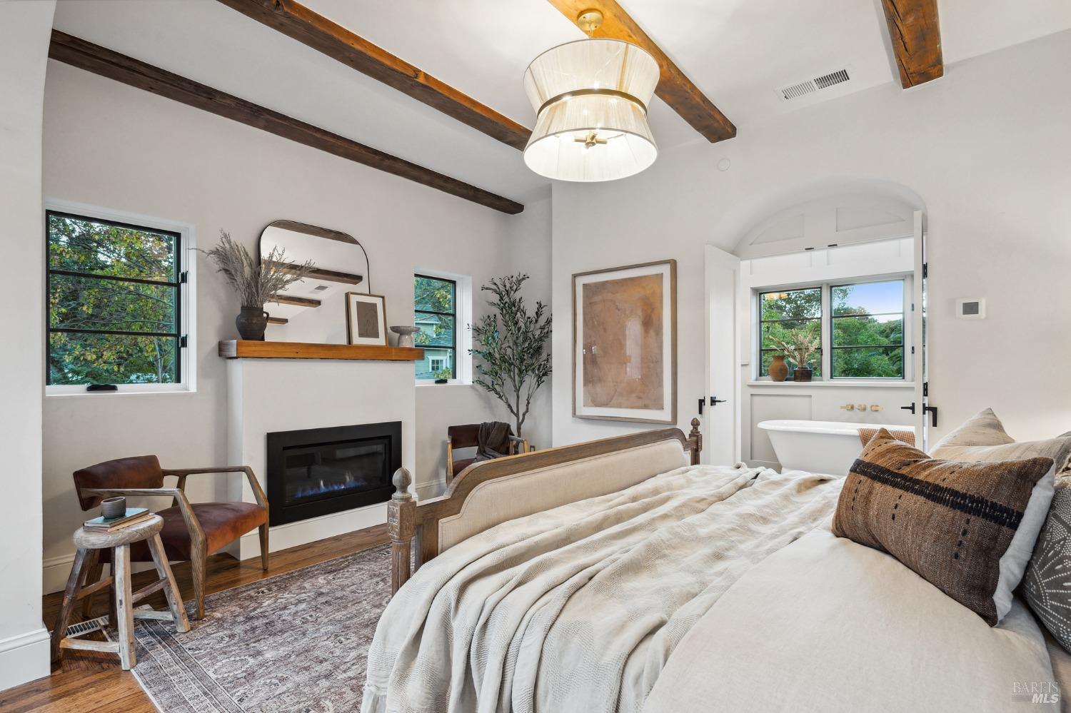 Detail Gallery Image 23 of 64 For 137 Oak Knoll Ave, San Anselmo,  CA 94960 - 4 Beds | 3/1 Baths