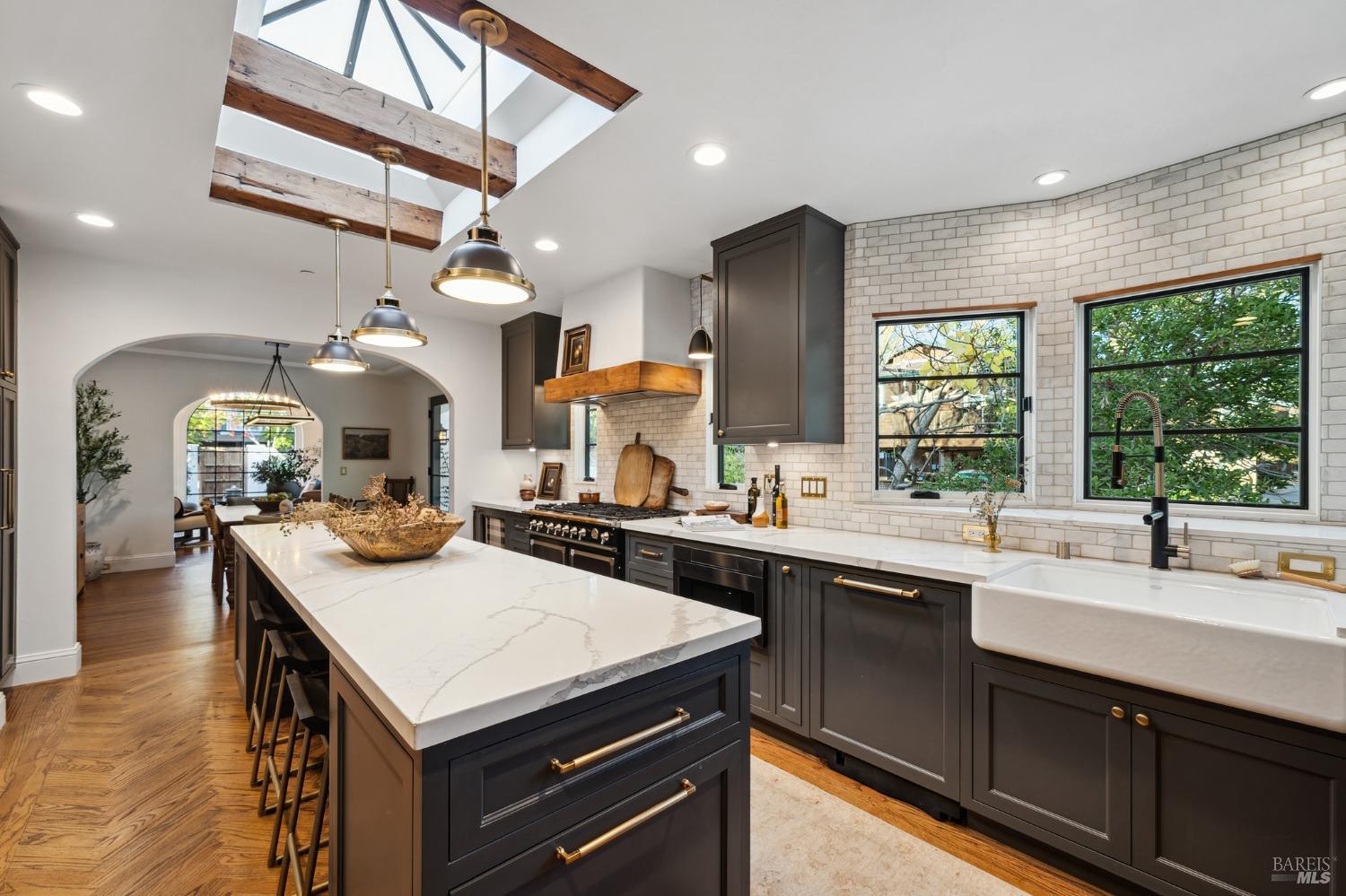 Detail Gallery Image 6 of 64 For 137 Oak Knoll Ave, San Anselmo,  CA 94960 - 4 Beds | 3/1 Baths