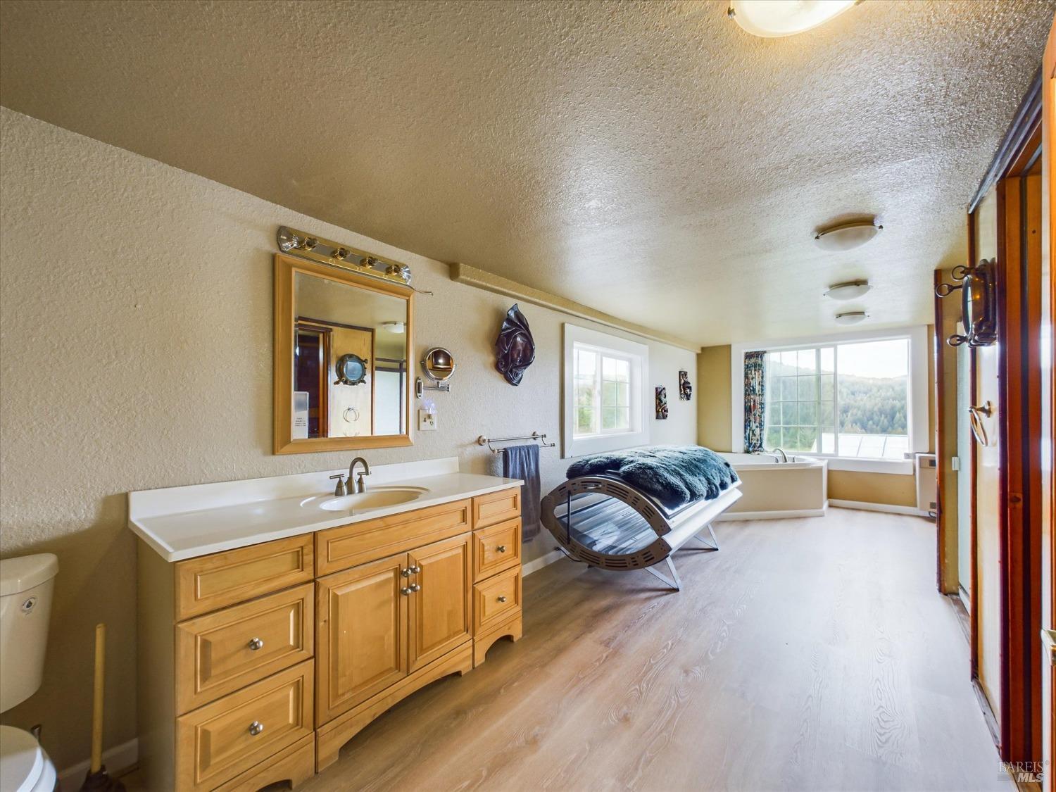 Detail Gallery Image 32 of 47 For 80401 Road 442c Unkn, Piercy,  CA 95587 - 2 Beds | 2 Baths