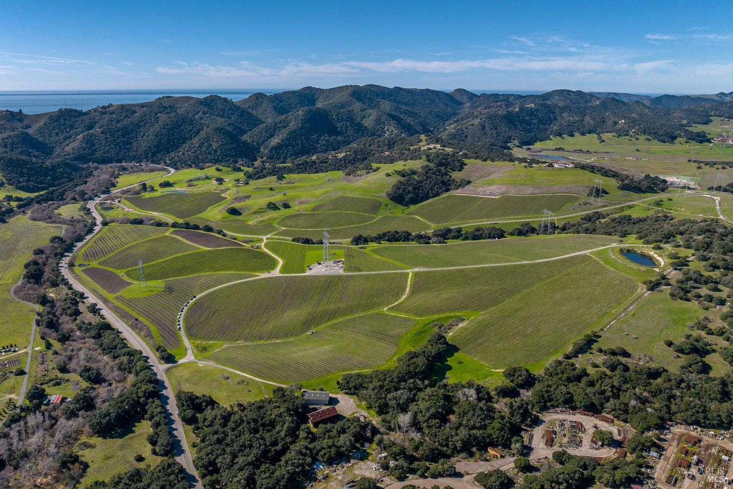 Detail Gallery Image 4 of 52 For 500 Spanish Springs Dr, San Luis Obispo,  CA 93401 - 3 Beds | 2 Baths