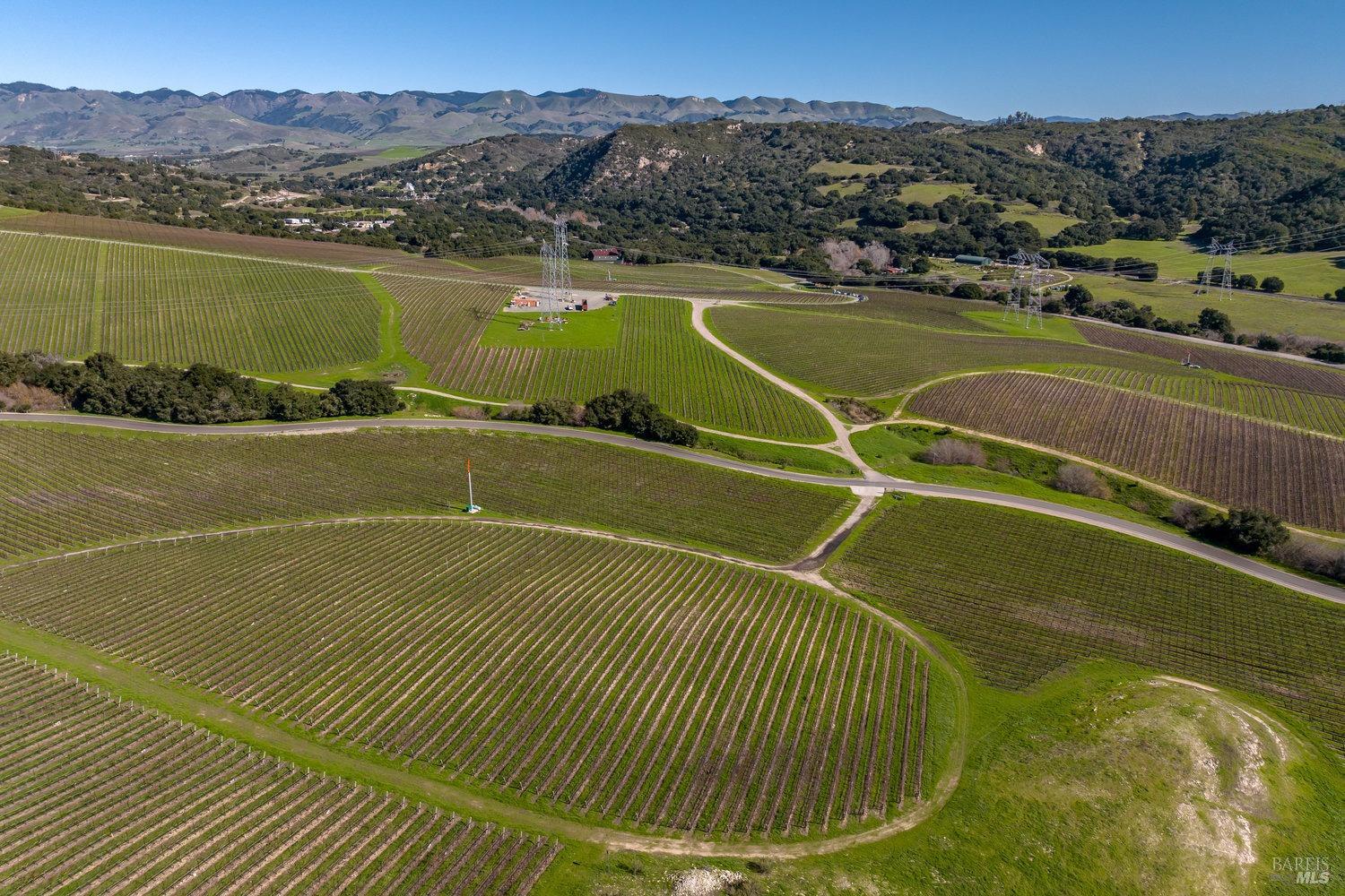 Detail Gallery Image 27 of 52 For 500 Spanish Springs Dr, San Luis Obispo,  CA 93401 - 3 Beds | 2 Baths