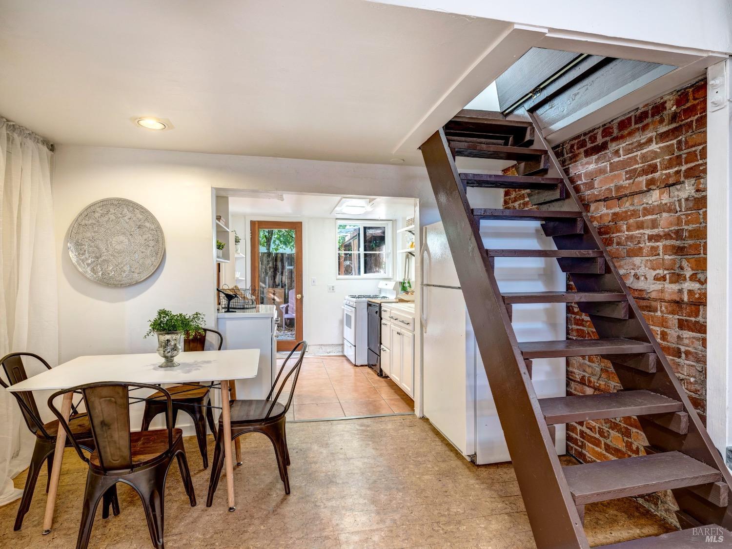 Detail Gallery Image 7 of 35 For 1525 San Anselmo Ave, San Anselmo,  CA 94960 - 3 Beds | 2 Baths