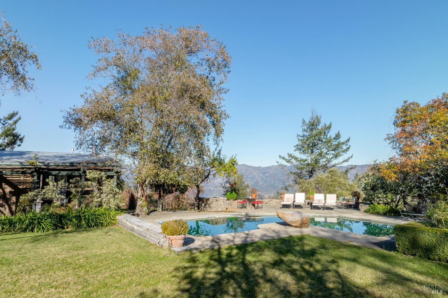 Detail Gallery Image 20 of 34 For 4040 Spring Mountain Rd, Saint Helena,  CA 94574 - 6 Beds | 4/1 Baths