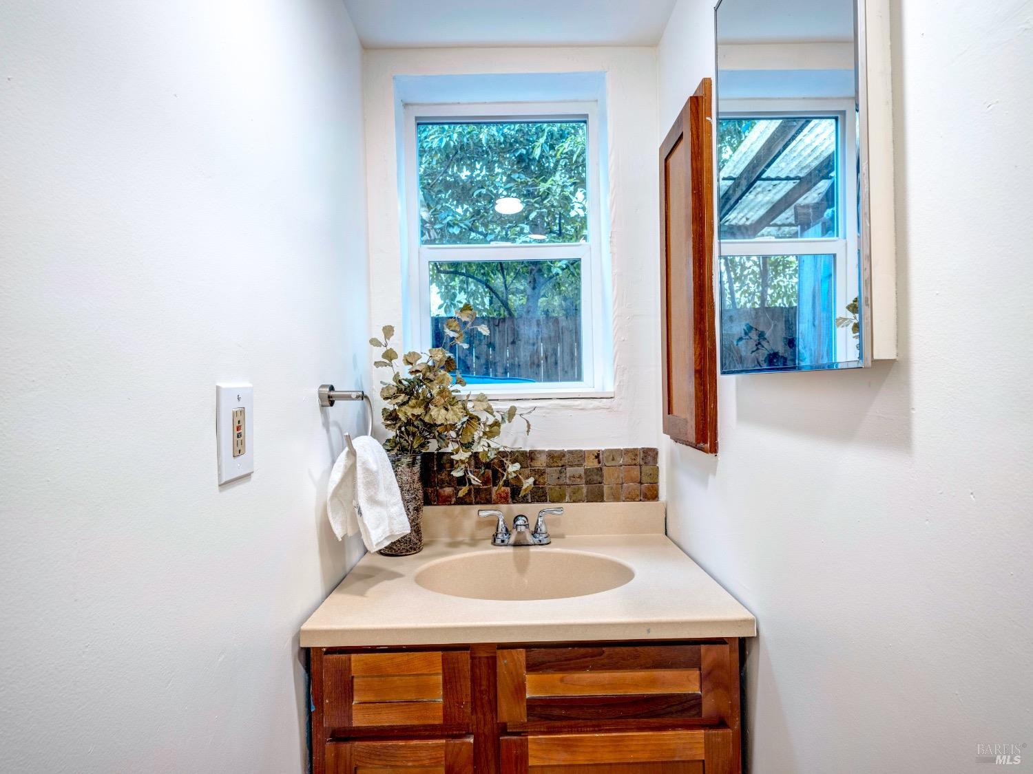 Detail Gallery Image 15 of 35 For 1525 San Anselmo Ave, San Anselmo,  CA 94960 - 3 Beds | 2 Baths