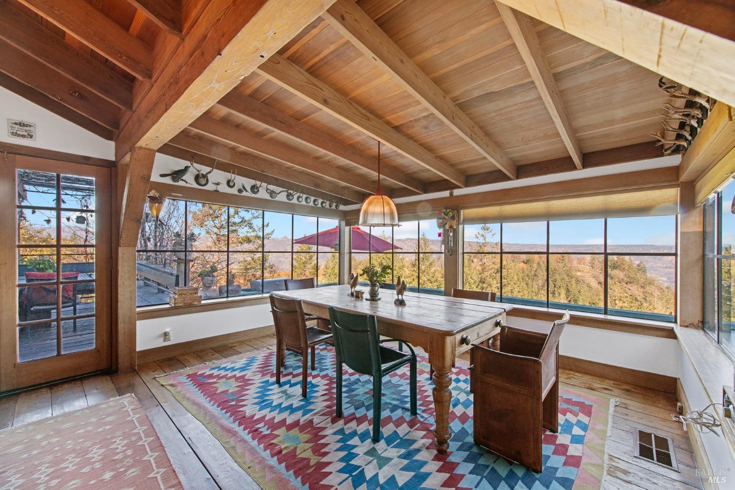 Detail Gallery Image 8 of 34 For 4040 Spring Mountain Rd, Saint Helena,  CA 94574 - 6 Beds | 4/1 Baths