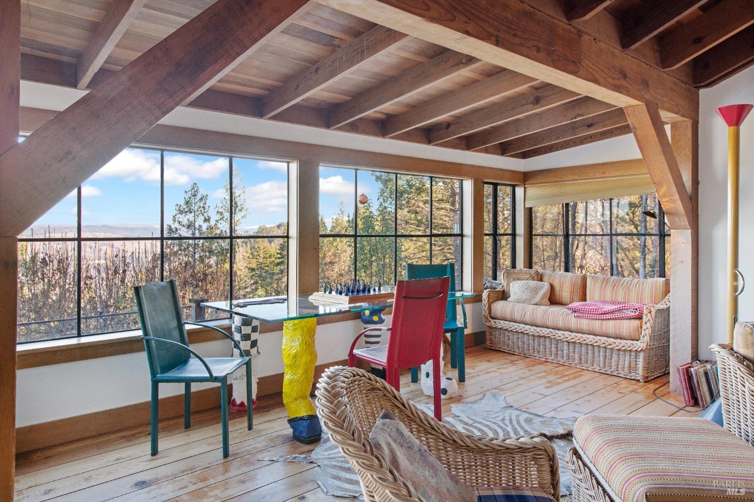 Detail Gallery Image 7 of 34 For 4040 Spring Mountain Rd, Saint Helena,  CA 94574 - 6 Beds | 4/1 Baths
