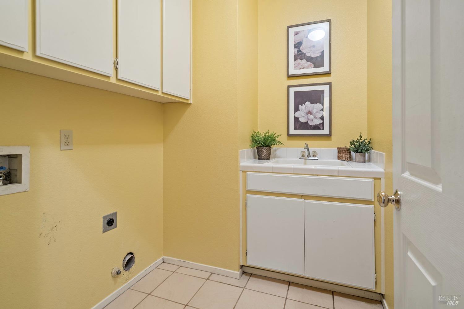 Sandhurst Drive, Vallejo, California image 28