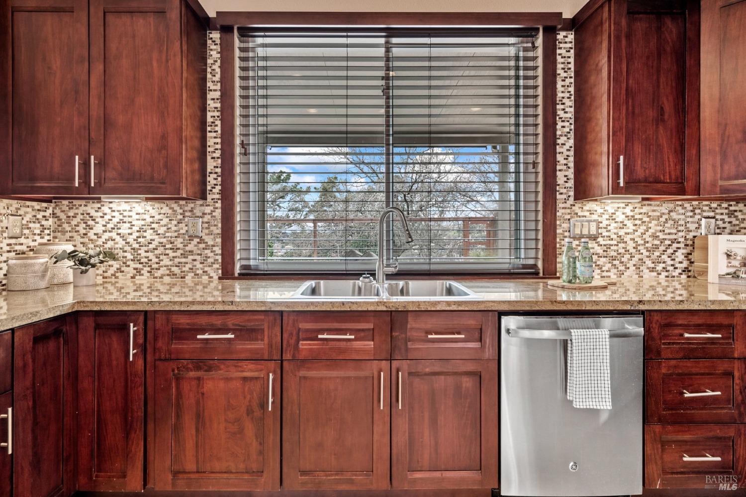 Sandhurst Drive, Vallejo, California image 15