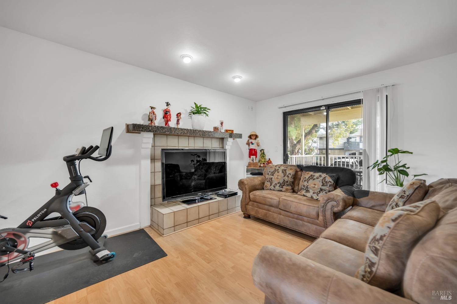 Detail Gallery Image 15 of 23 For 2827 Monument Blvd #5,  Concord,  CA 94520 - 1 Beds | 1 Baths