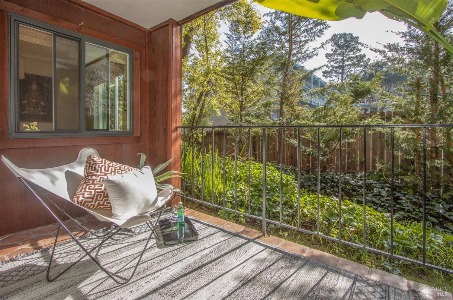 Detail Gallery Image 1 of 1 For 1579 Lincoln Ave #101,  San Rafael,  CA 94901 - 1 Beds | 1 Baths