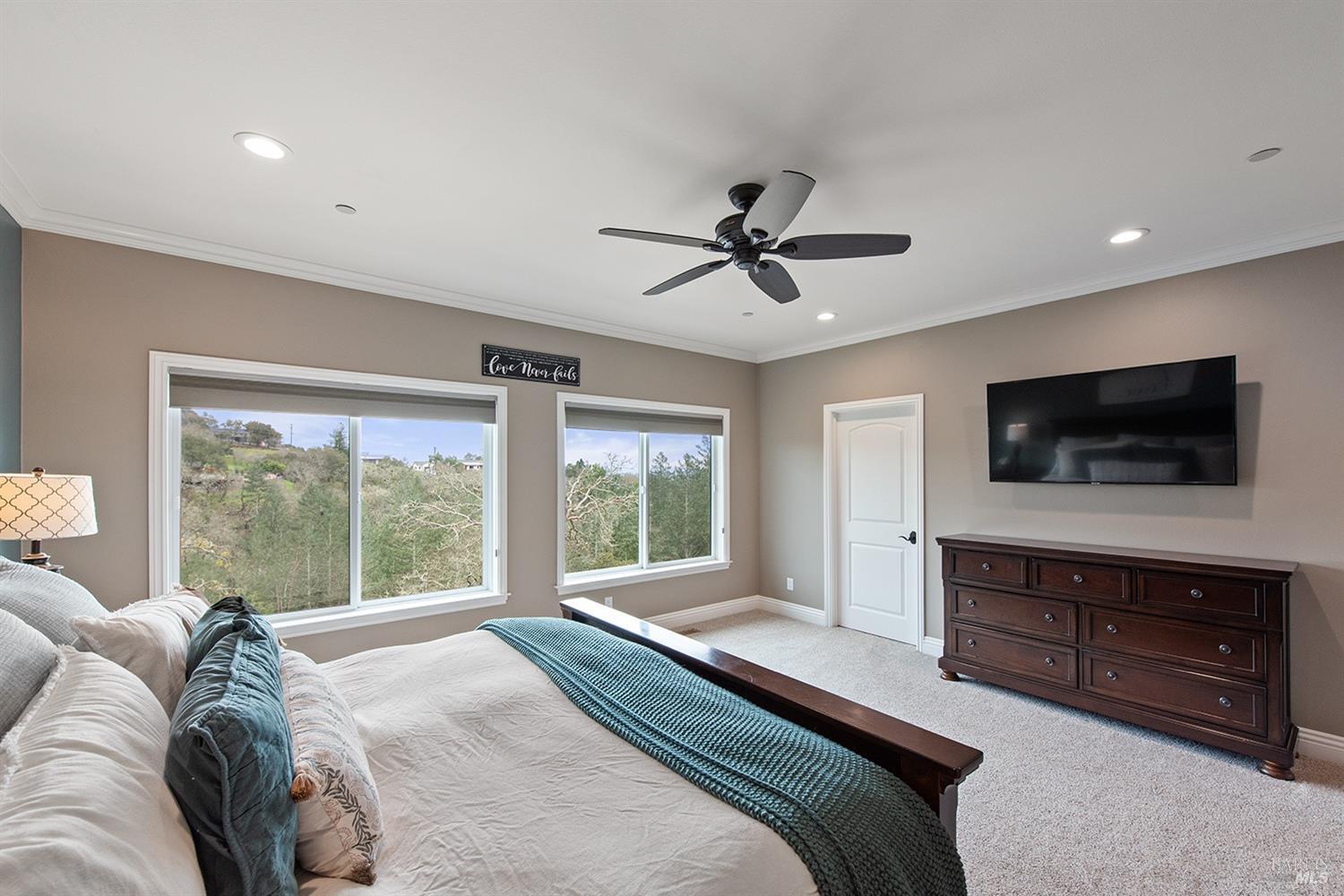 Detail Gallery Image 21 of 82 For 5314 Vista Grande Dr, Santa Rosa,  CA 95403 - 5 Beds | 4/2 Baths