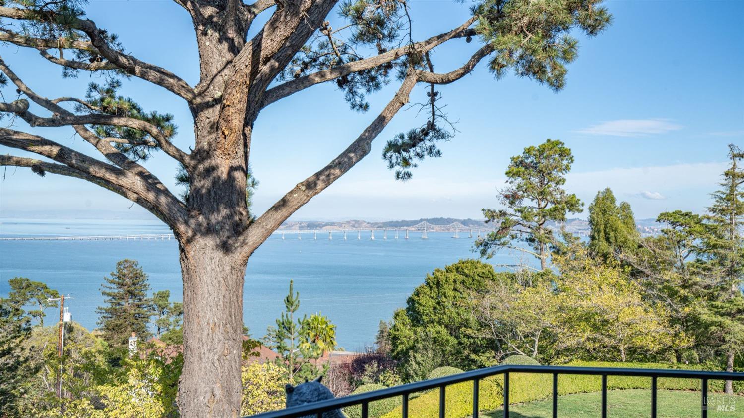 Detail Gallery Image 36 of 48 For 75 Bond Ln, Tiburon,  CA 94920 - 6 Beds | 5/1 Baths
