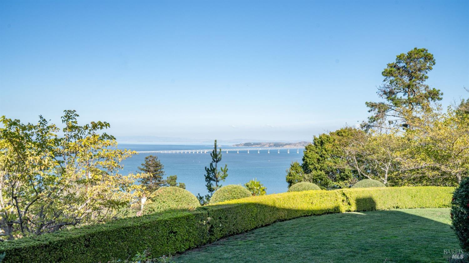 Detail Gallery Image 43 of 48 For 75 Bond Ln, Tiburon,  CA 94920 - 6 Beds | 5/1 Baths